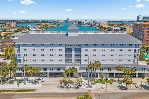 Condo in Clearwater, Florida, 2 bedrooms  № 2124815 - photo 2