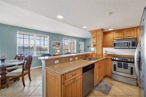 Condo in Clearwater, Florida, 2 bedrooms  № 2124815 - photo 14