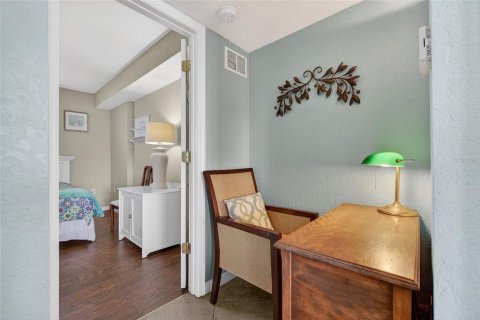 Condo in Clearwater, Florida, 2 bedrooms  № 2124815 - photo 17
