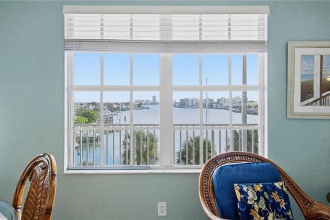 Condo in Clearwater, Florida, 2 bedrooms  № 2124815 - photo 24