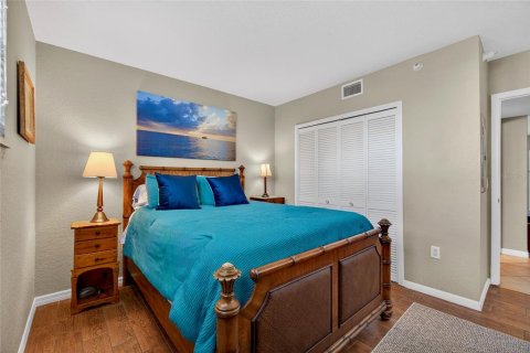 Condo in Clearwater, Florida, 2 bedrooms  № 2124815 - photo 10
