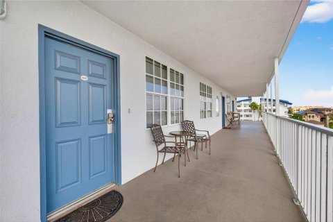 Condo in Clearwater, Florida, 2 bedrooms  № 2124815 - photo 25