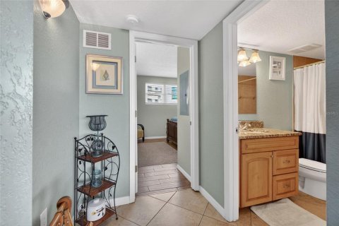 Condo in Clearwater, Florida, 2 bedrooms  № 2124815 - photo 7