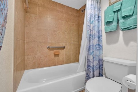 Condo in Clearwater, Florida, 2 bedrooms  № 2124815 - photo 19