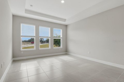 House in New Smyrna Beach, Florida 4 bedrooms, 299.24 sq.m. № 2208822 - photo 14