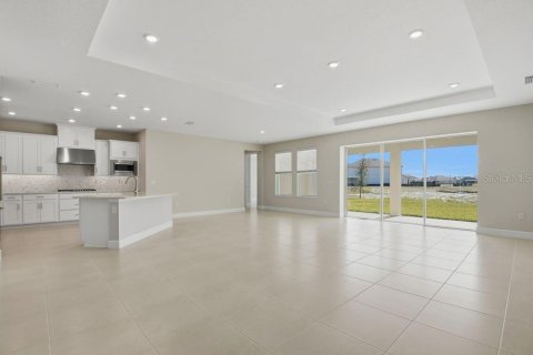 House in New Smyrna Beach, Florida 4 bedrooms, 299.24 sq.m. № 2208822 - photo 8