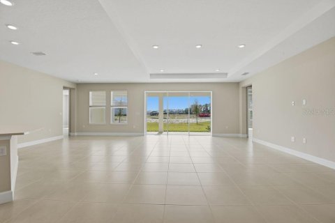 House in New Smyrna Beach, Florida 4 bedrooms, 299.24 sq.m. № 2208822 - photo 7