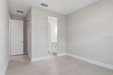House in New Smyrna Beach, Florida 4 bedrooms, 299.24 sq.m. № 2208822 - photo 23