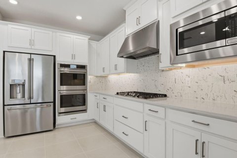 House in New Smyrna Beach, Florida 4 bedrooms, 299.24 sq.m. № 2208822 - photo 2