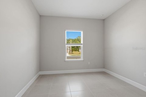 House in New Smyrna Beach, Florida 4 bedrooms, 299.24 sq.m. № 2208822 - photo 17