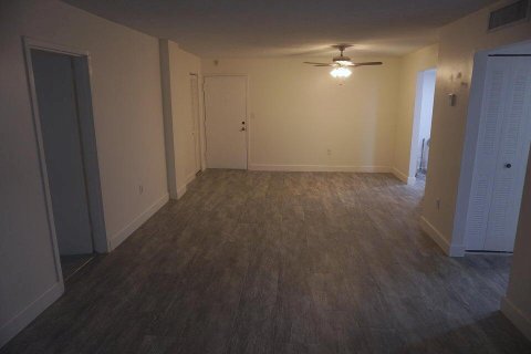 Copropriété à louer à North Miami, Floride: 2 chambres, 103.4 m2 № 2146850 - photo 4