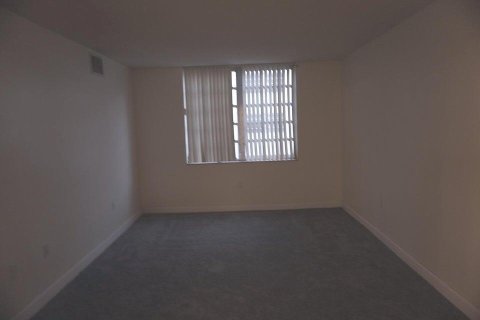 Copropriété à louer à North Miami, Floride: 2 chambres, 103.4 m2 № 2146850 - photo 9