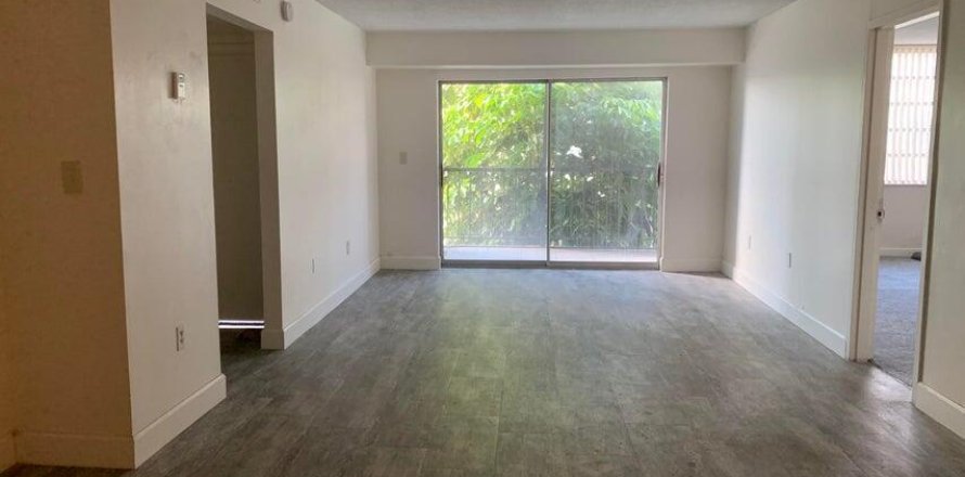 Condo à North Miami, Floride, 2 chambres  № 2146850