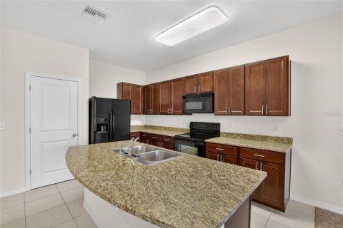 Townhouse in Riverview, Florida 3 bedrooms, 158.58 sq.m. № 2156519 - photo 13