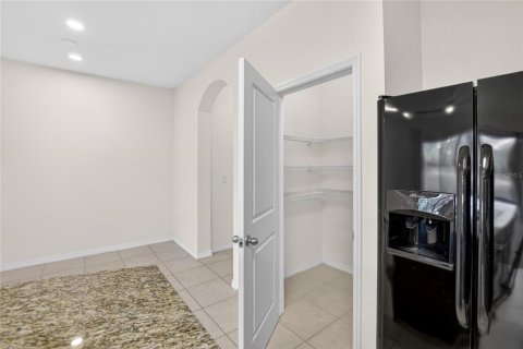 Townhouse in Riverview, Florida 3 bedrooms, 158.58 sq.m. № 2156519 - photo 17