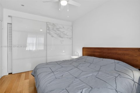 Condo in Miami Beach, Florida, 1 bedroom № 1988043 - photo 19