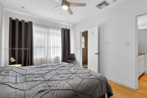 Condo in Miami Beach, Florida, 1 bedroom № 1988043 - photo 18