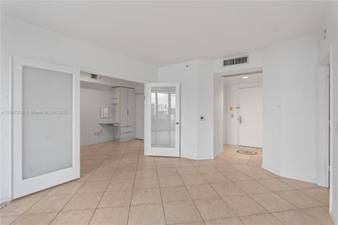 Copropriété à vendre à Miami Beach, Floride: 1 chambre, 102.19 m2 № 1941507 - photo 9