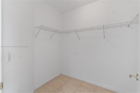 Copropriété à vendre à Miami Beach, Floride: 1 chambre, 102.19 m2 № 1941507 - photo 28