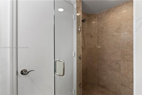 Copropriété à vendre à Miami Beach, Floride: 1 chambre, 102.19 m2 № 1941507 - photo 19