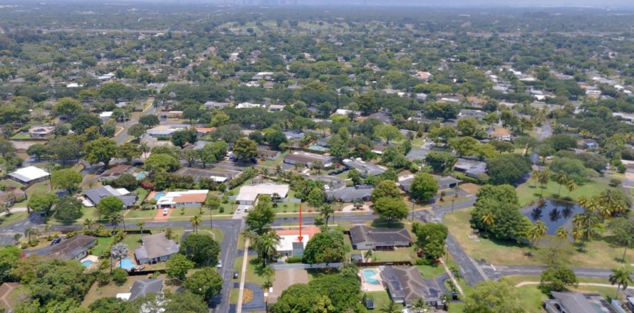 Casa en Plantation, Florida 3 dormitorios, 238.29 m2 № 1173238
