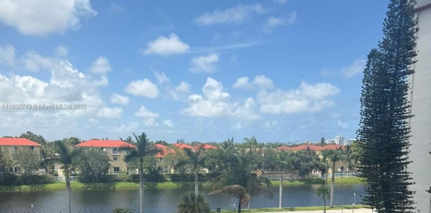 Condo à North Miami Beach, Floride, 1 chambre № 1946671