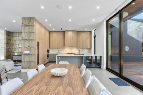 House in Miami, Florida 5 bedrooms № 2080277 - photo 30