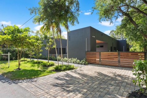 House in Miami, Florida 5 bedrooms № 2080277 - photo 12