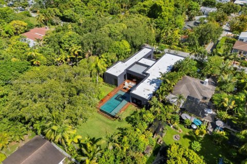 House in Miami, Florida 5 bedrooms № 2080277 - photo 2
