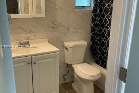 Casa en alquiler en Fort Lauderdale, Florida, 2 dormitorios, 110.55 m2 № 2055143 - foto 11
