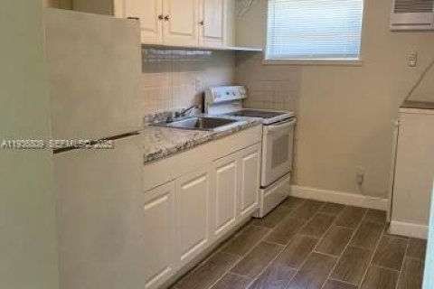 Casa en alquiler en Fort Lauderdale, Florida, 2 dormitorios, 110.55 m2 № 2055143 - foto 4