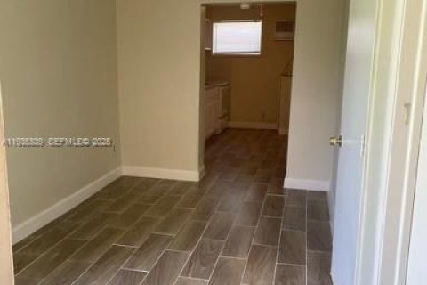 Casa en alquiler en Fort Lauderdale, Florida, 2 dormitorios, 110.55 m2 № 2055143 - foto 5