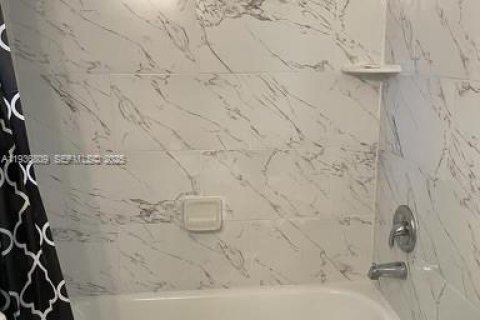 Casa en alquiler en Fort Lauderdale, Florida, 2 dormitorios, 110.55 m2 № 2055143 - foto 10