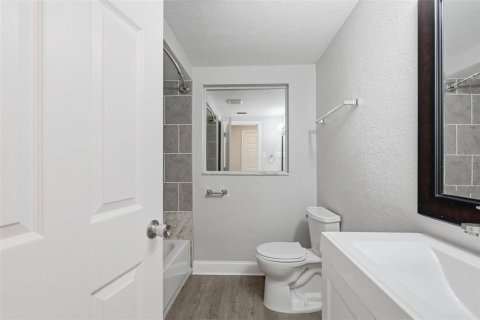 House in Port Richey, Florida 2 bedrooms, 99.59 sq.m. № 2235499 - photo 30