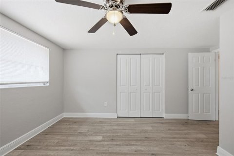 House in Port Richey, Florida 2 bedrooms, 99.59 sq.m. № 2235499 - photo 22
