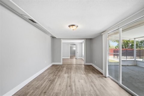 House in Port Richey, Florida 2 bedrooms, 99.59 sq.m. № 2235499 - photo 26