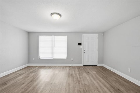 House in Port Richey, Florida 2 bedrooms, 99.59 sq.m. № 2235499 - photo 11