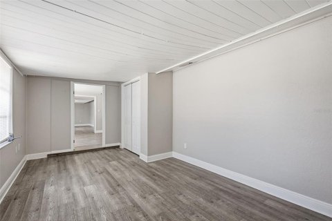 House in Port Richey, Florida 2 bedrooms, 99.59 sq.m. № 2235499 - photo 19