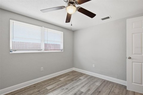 House in Port Richey, Florida 2 bedrooms, 99.59 sq.m. № 2235499 - photo 21