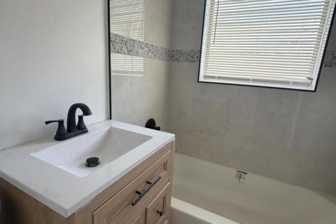 Villa ou maison à vendre à Fort Lauderdale, Floride: 2 chambres, 76.64 m2 № 2083507 - photo 4