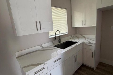 Villa ou maison à vendre à Fort Lauderdale, Floride: 2 chambres, 76.64 m2 № 2083507 - photo 6
