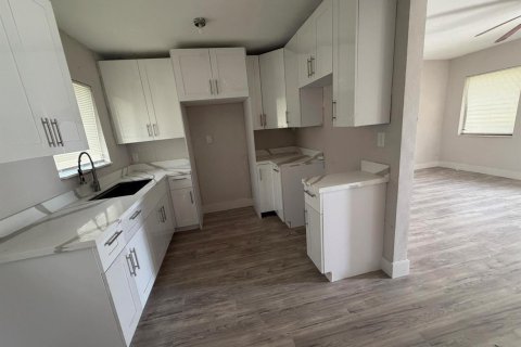 Villa ou maison à vendre à Fort Lauderdale, Floride: 2 chambres, 76.64 m2 № 2083507 - photo 10