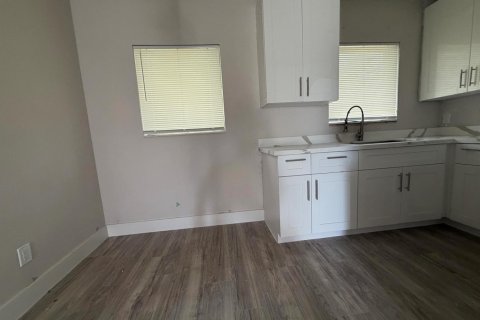 Villa ou maison à vendre à Fort Lauderdale, Floride: 2 chambres, 76.64 m2 № 2083507 - photo 11