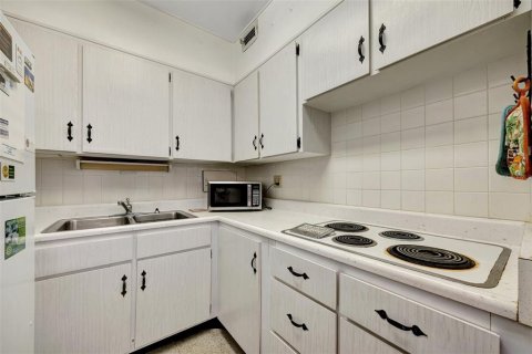 Copropriété à vendre à Clearwater, Floride: 1 chambre, 92.44 m2 № 1689690 - photo 16
