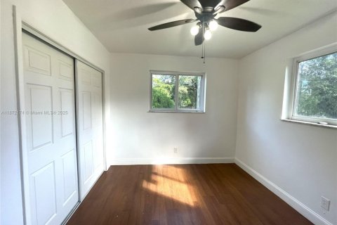 House in Dania Beach, Florida 4 bedrooms, 178.93 sq.m. № 1943516 - photo 16