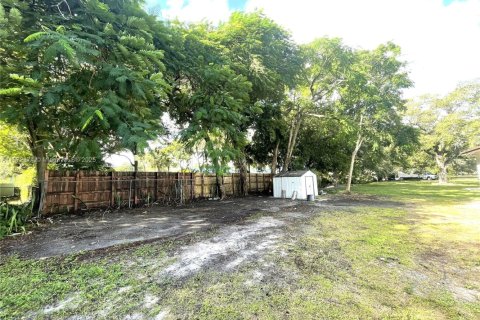 House in Dania Beach, Florida 4 bedrooms, 178.93 sq.m. № 1943516 - photo 6