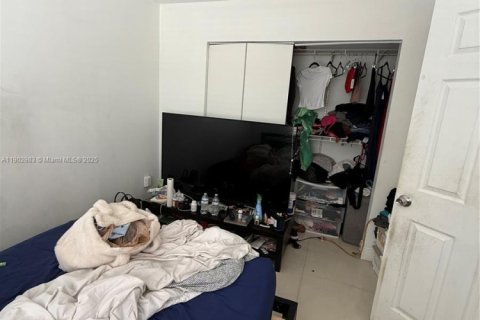 Casa en alquiler en Miami, Florida, 6 dormitorios, 223.89 m2 № 1954284 - foto 7