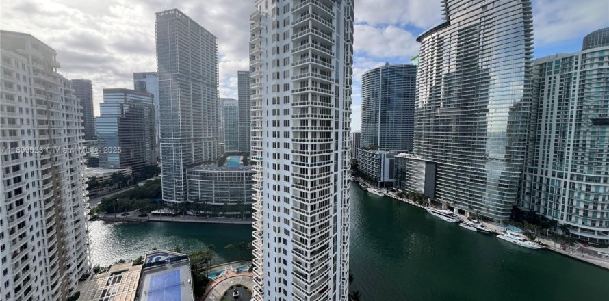 Кондоминиум с 2 спальнями в Майами, Флорида № 2053546