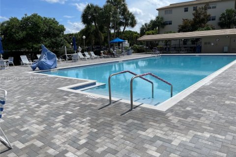 Снять в аренду кондоминиум в Коконат Крик, Флорида 2 спальни, 93.09м2, № 1935966 - фото 29