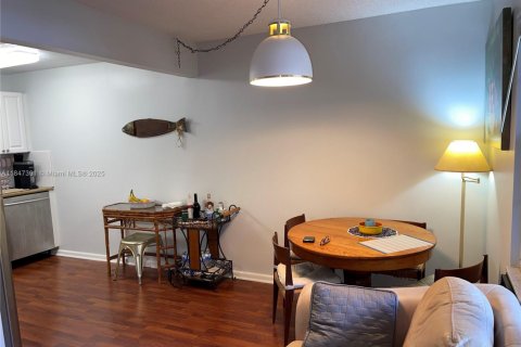 Снять в аренду кондоминиум в Коконат Крик, Флорида 2 спальни, 93.09м2, № 1935966 - фото 7